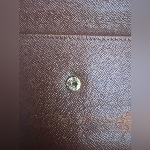 Authentic LV wallet - Picture 9 of 16